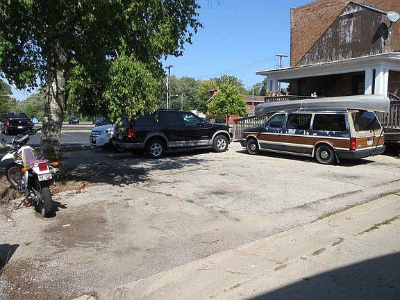 5 Parking Spaces & Public Parking available