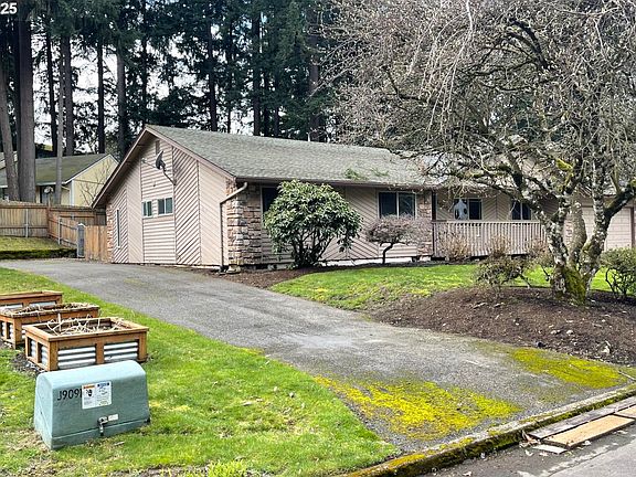 2nd image of 10702 NE Sherwood Dr