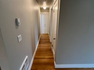Large / Modern 1 Bedroom w/ Private Basement! Washer & Dryer, Hardwood Floors & Pet Friendly!, Portland, OR 97211