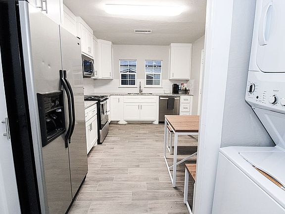 3rd image of 5807 Lawrence Blvd