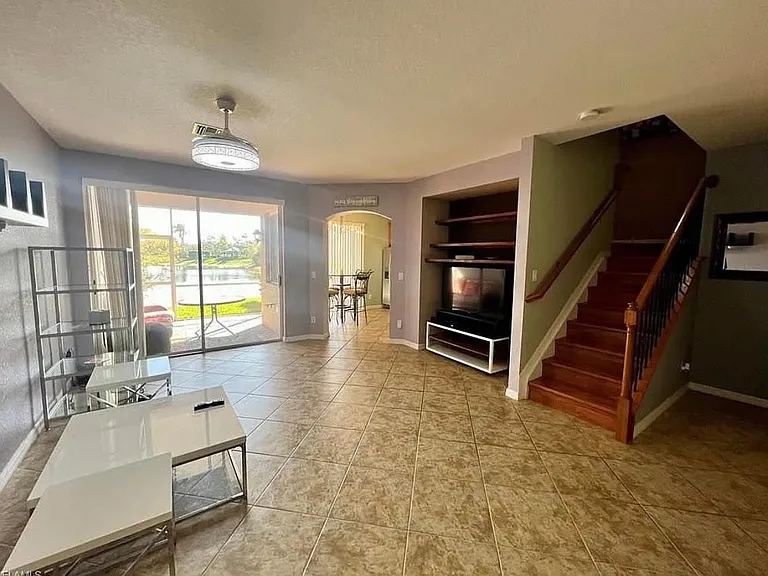 9722 Roundstone Cir — Photo 3