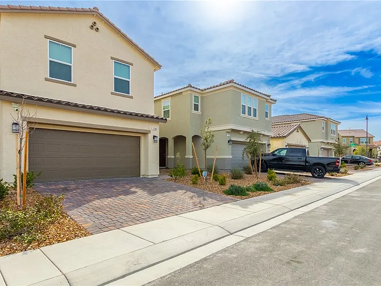 2280 Teatro Ave — Photo 27