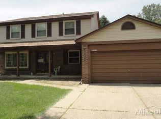 40431 Alexandria Dr, Sterling Heights, MI 48313