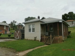 909 Mary St, Langeloth, PA
