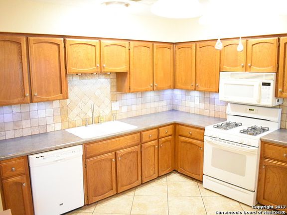 5th image of 4823 De Paul St