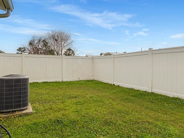 2518 Johnson Dr — Photo 15