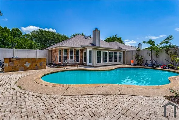 105 Douglas Dr