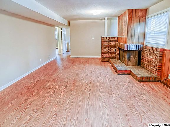 2nd image of 10003 Hampshire Dr SE