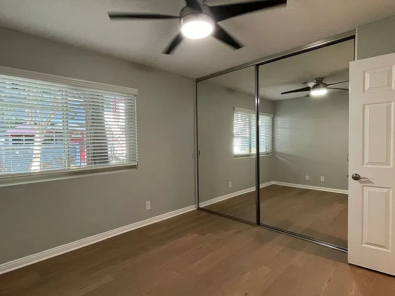 Park Plaza Apartments — Photo 57