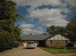 3020 Cheyenne Dr, Woodward, OK 73801