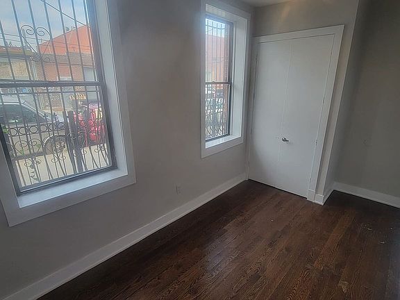 4th image of 924 Dean St APT 2