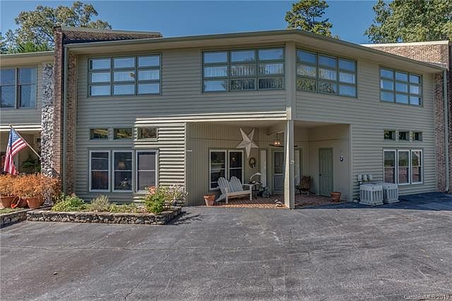1st image of 251 Carolina Dr APT 09C