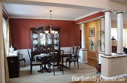 dining room
						:
						new carpet and custom drapes
