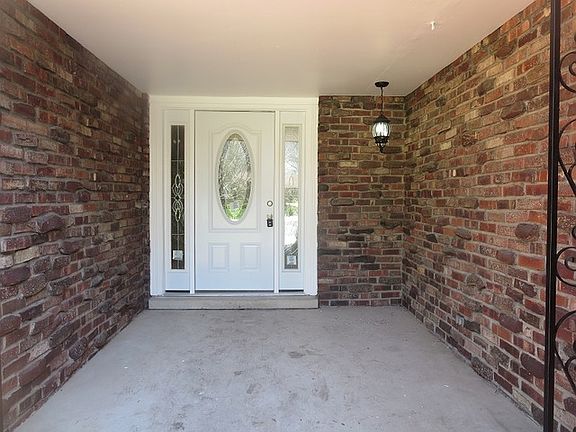 2nd image of 1701 Tina Ln
