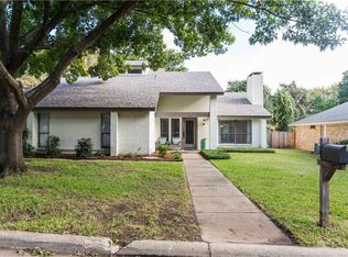 4107 Three Oaks Dr, Arlington, TX 76016