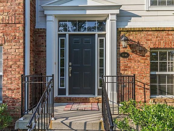 This townhome is only steps away from restaurants, parks, stores, etc...