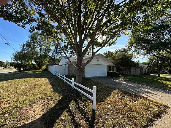 2nd image of 3802 Glengate Dr