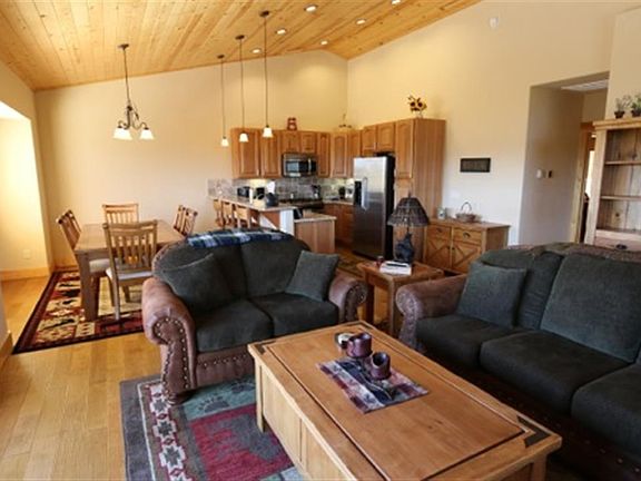 4th image of 16626 Skislope Way #B