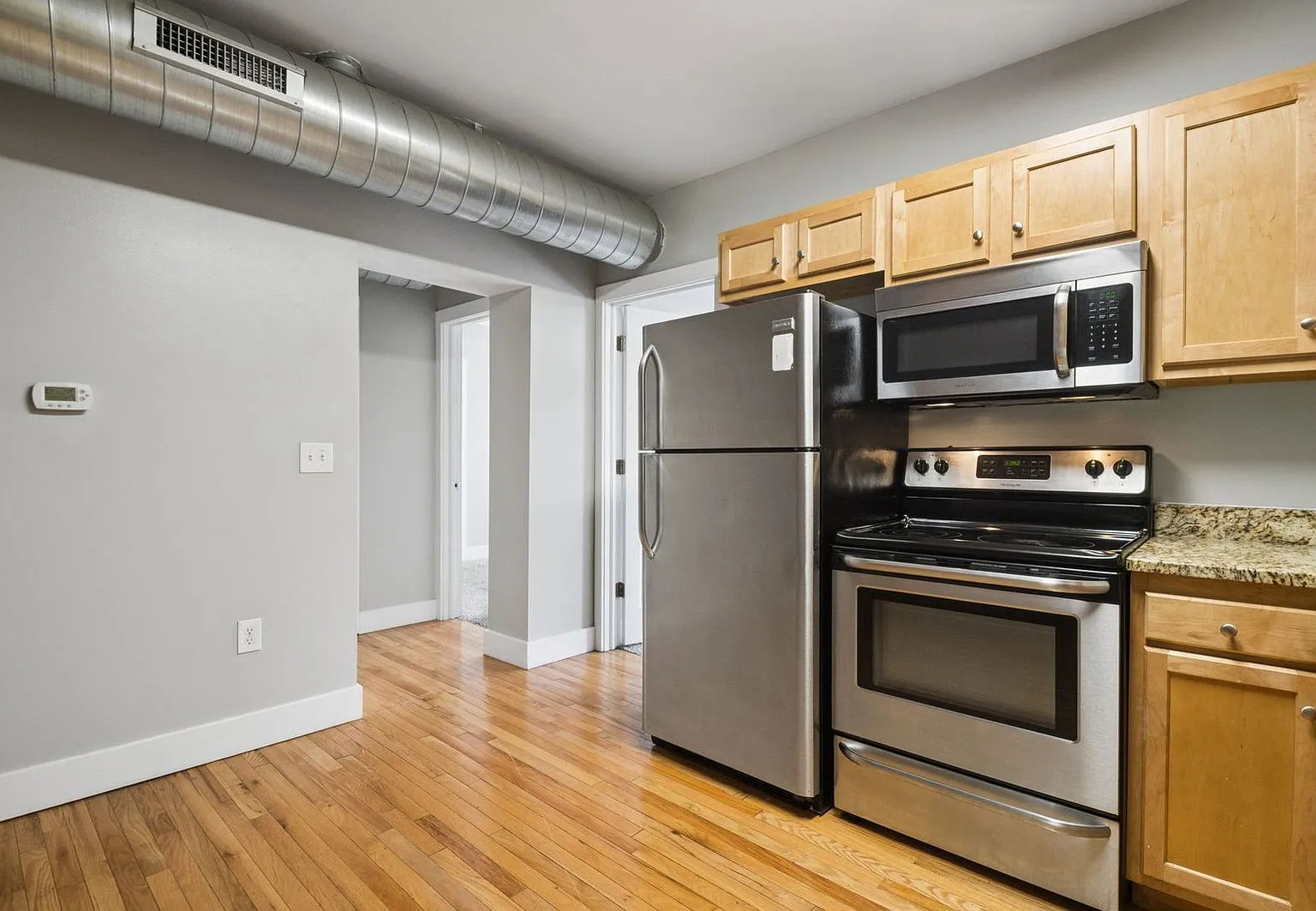 3 bed, 1.0 bath, $1,325 — Photo 4