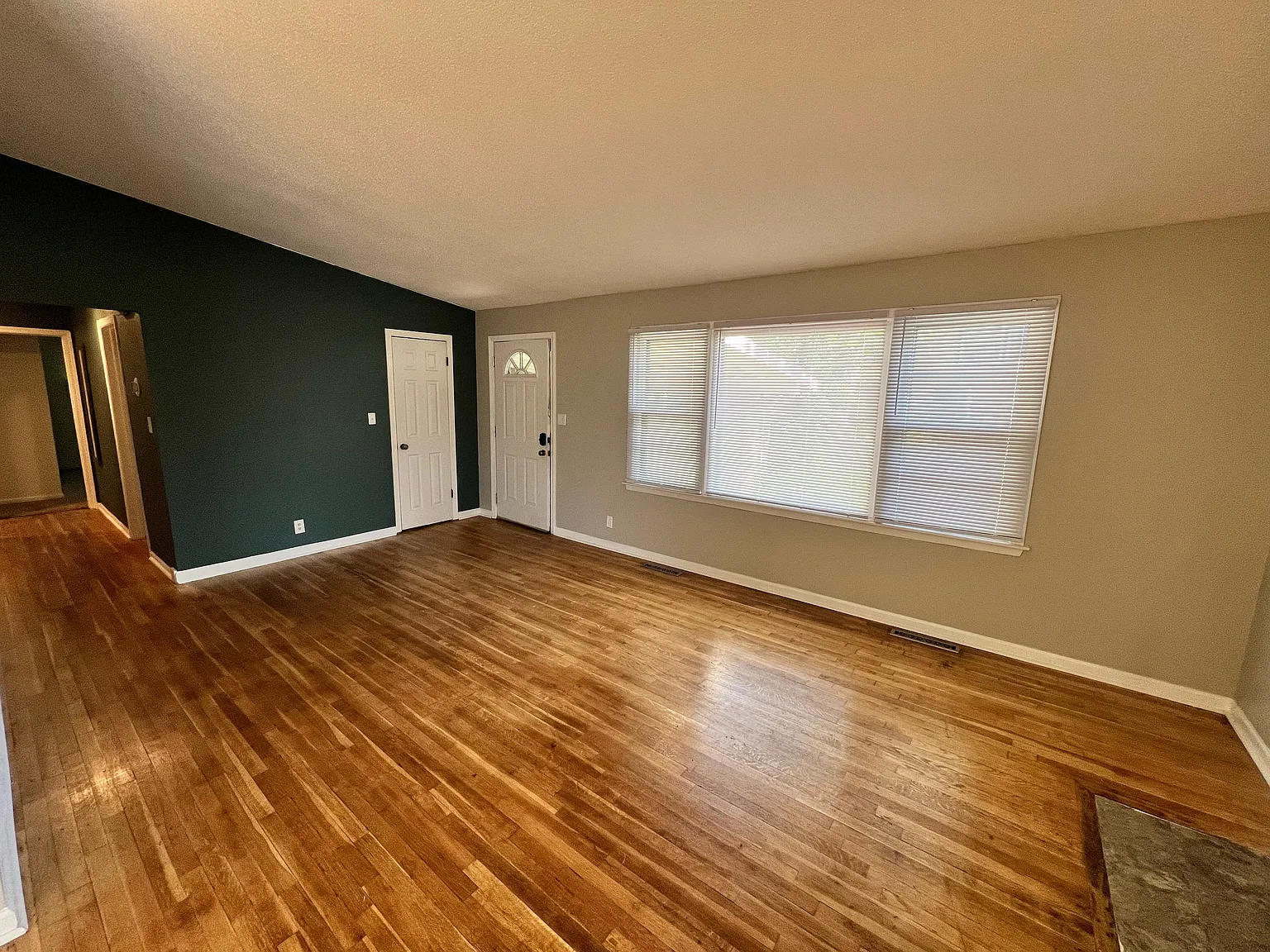 3 bed, 1.0 bath, $1,450 — Photo 4