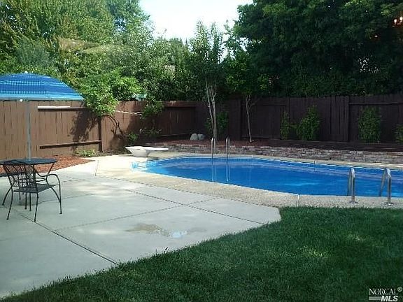 2nd image of 418 Woodhaven Dr