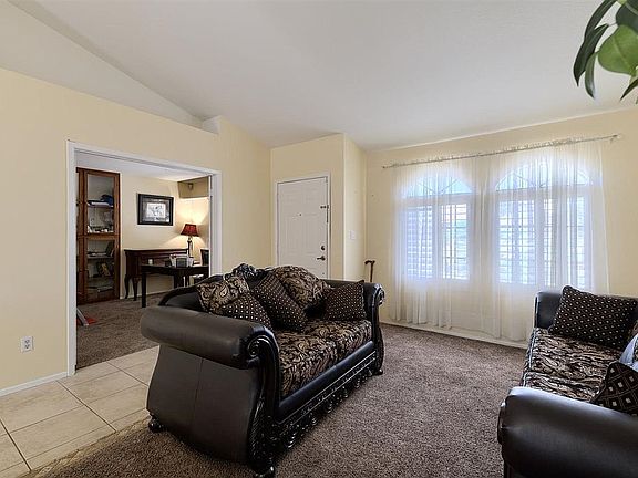 2nd image of 1747 E Parkview Ave