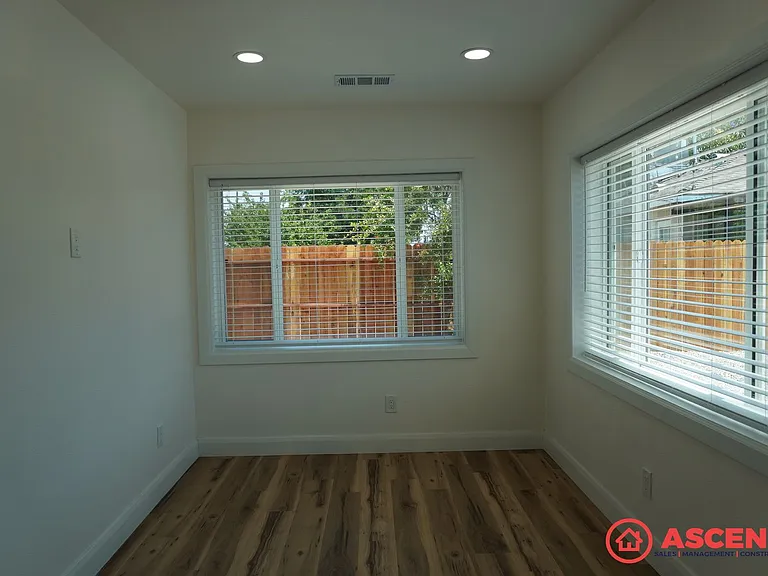 1916 Talisman Dr — Photo 4