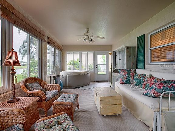 5th image of 2074 Palo Alto Ave