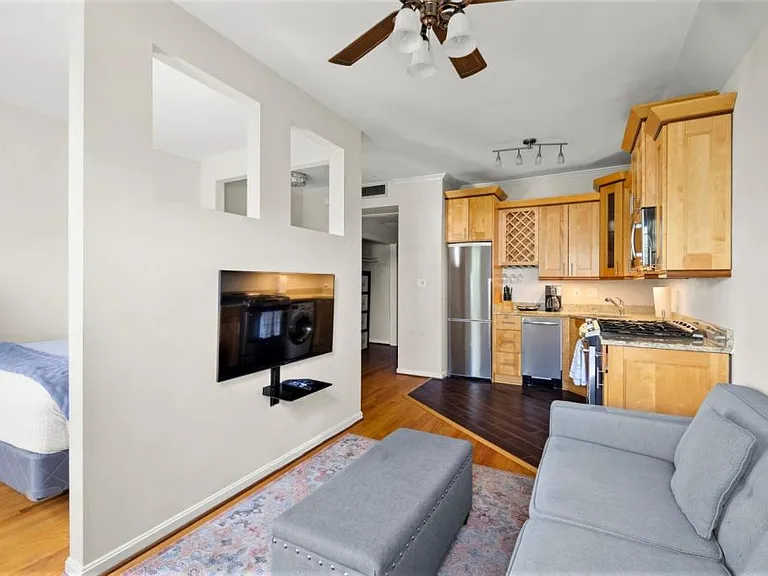 11 2nd St NE #308 — Photo 8