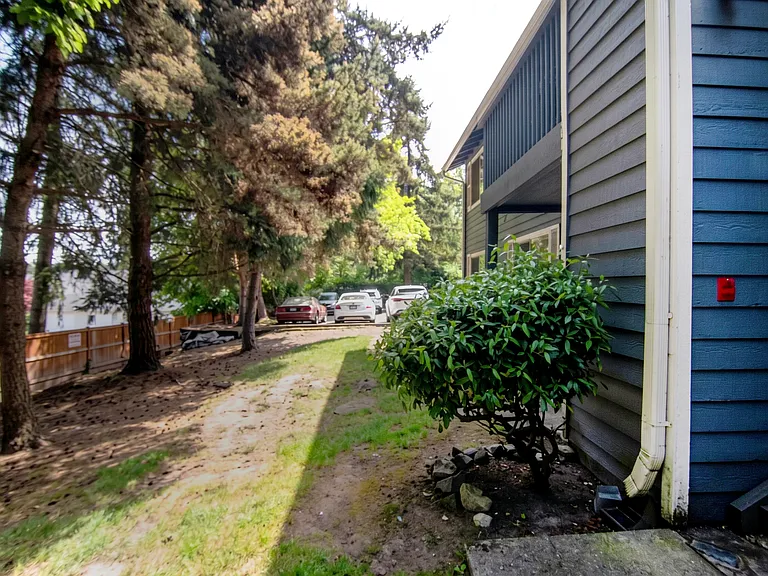 16817 Larch Way E #E105 — Photo 29