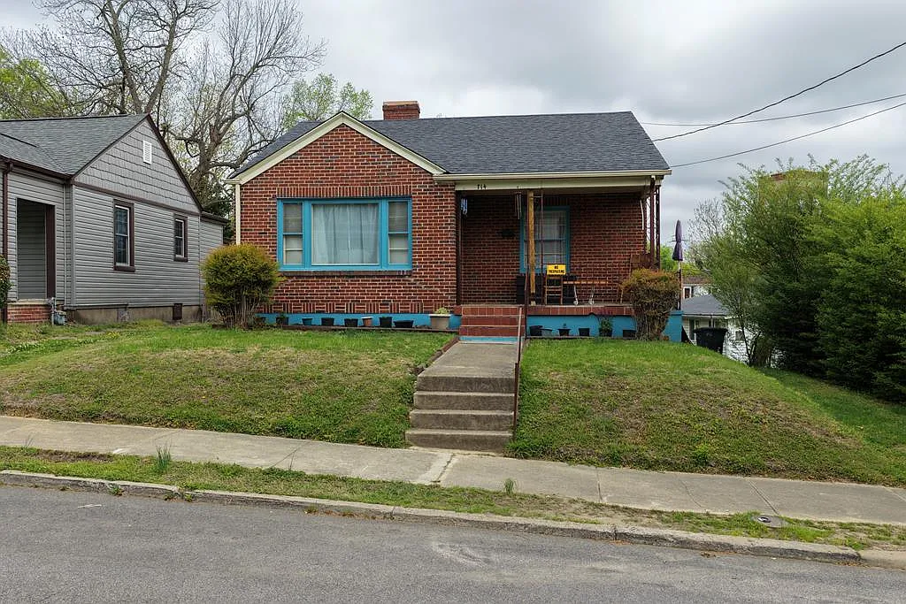 714 Temple Ave photo 1