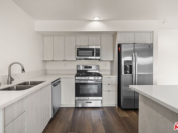 5th image of 2527 Hauser Blvd #A