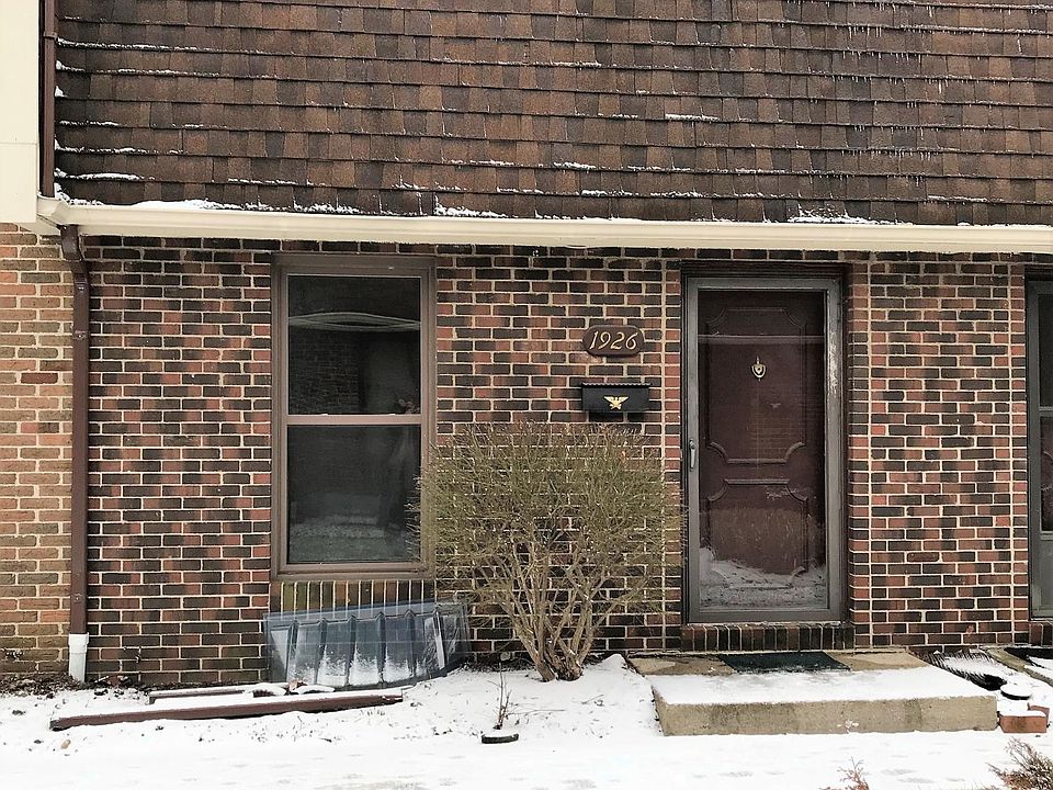 1st image of 1926 S Willoway Cres