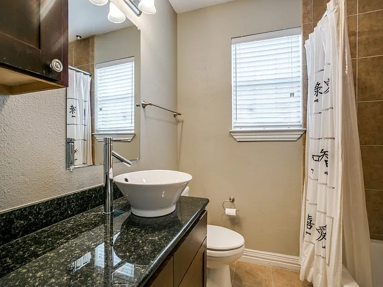 4734A Bradford Dr — Photo 15