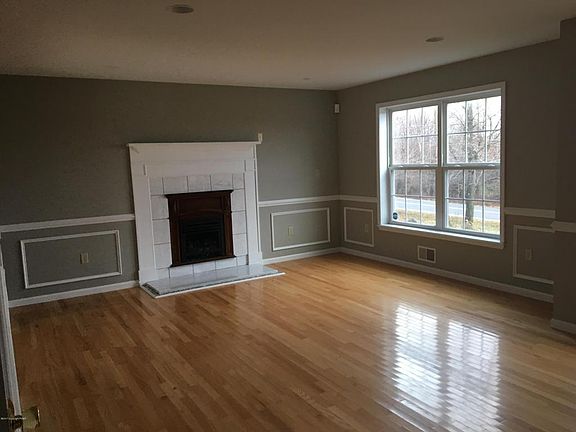 3rd image of 431 Scenic Dr