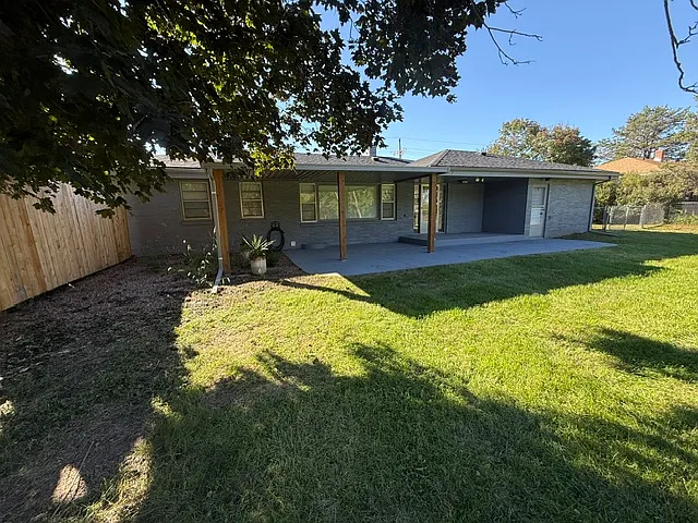 4 bed, 2048 sqft, $2,450 — Photo 3