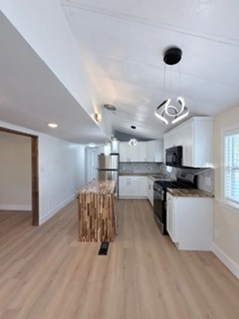 Renovated 2 bedroom 1 Bath For Rent in St Cloud — Photo 2