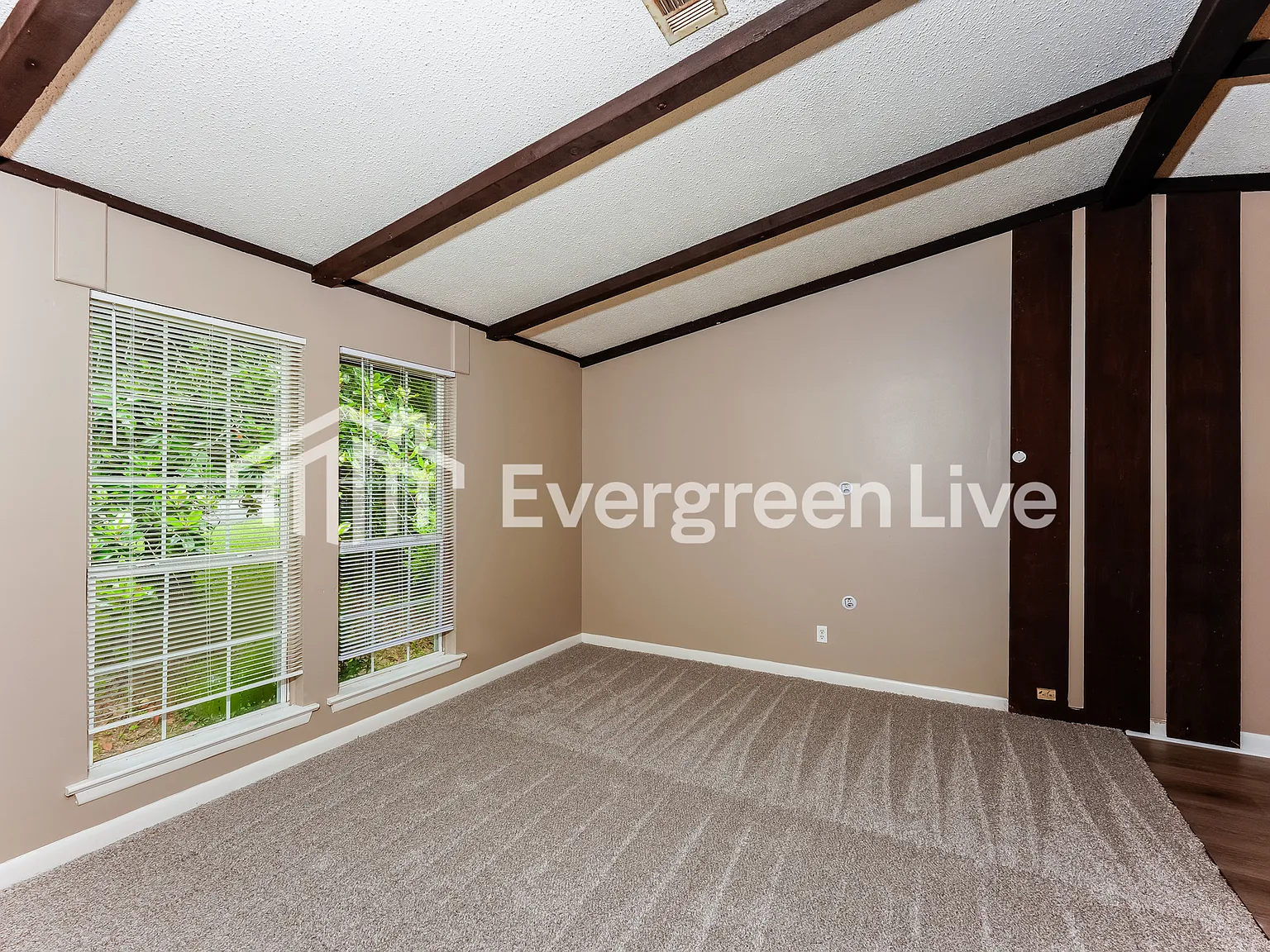3 bed, 2.0 bath, 1645 sqft, $1,345 — Photo 4