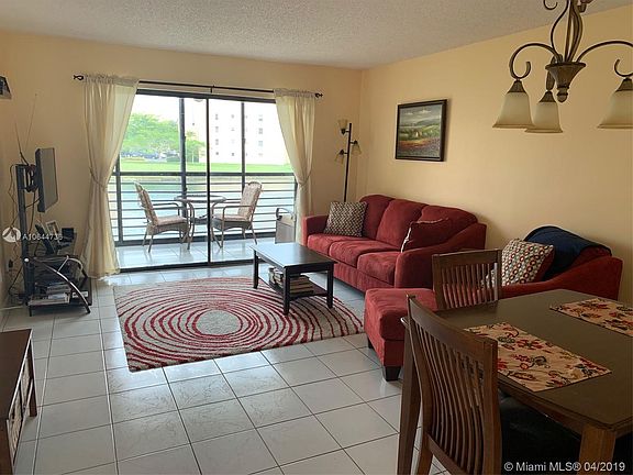 3rd image of 10467 Sunrise Lakes Blvd APT 207