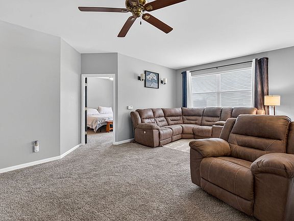 4th image of 1596 W Ludington Cir