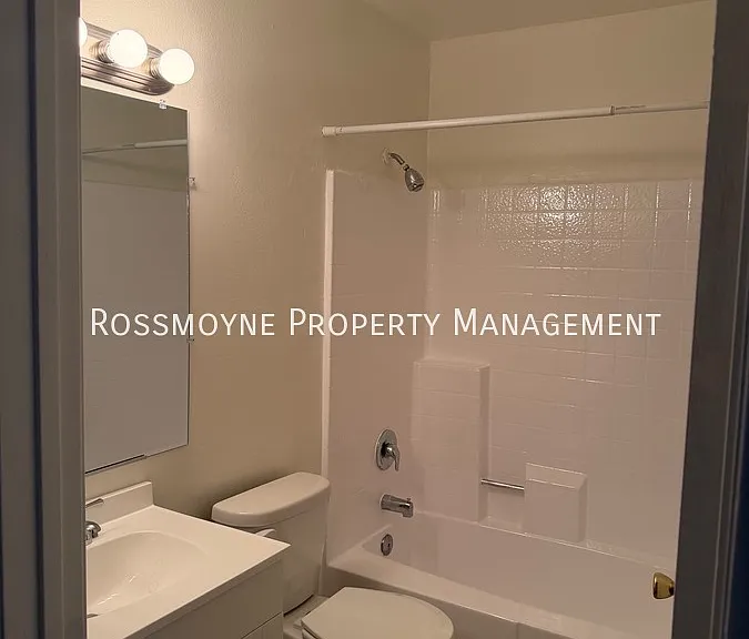 10817 White St #207 — Photo 8
