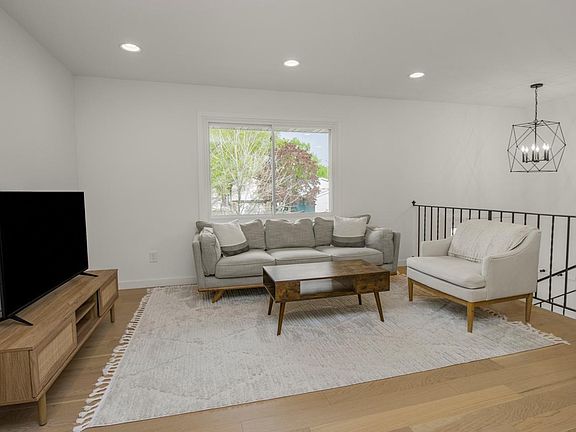 5th image of 5750 Thomas Cir S