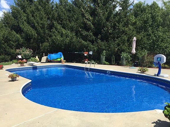3rd image of 2517 Saddleridge Ln