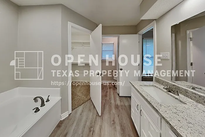 4819 Gaylewood Ct — Photo 9
