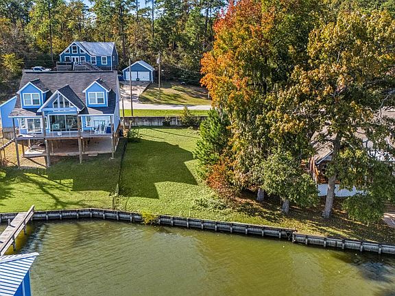 5th image of 592 Lakefront Dr