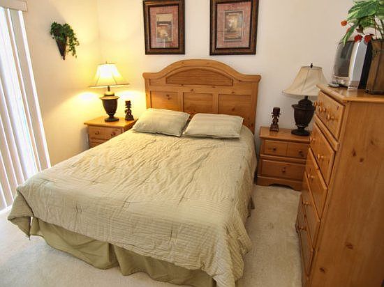 GB4P16651PS-full-size-bedroom