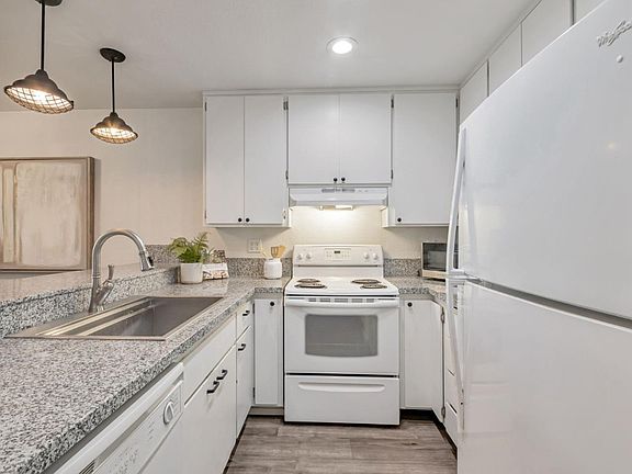 5th image of 1249 Coyote Creek Pl