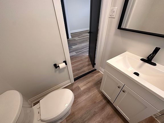 4th image of 128 Wentworth St N #1
