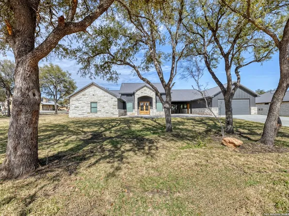 1450 Mountain Valley, ConCan, TX 78838