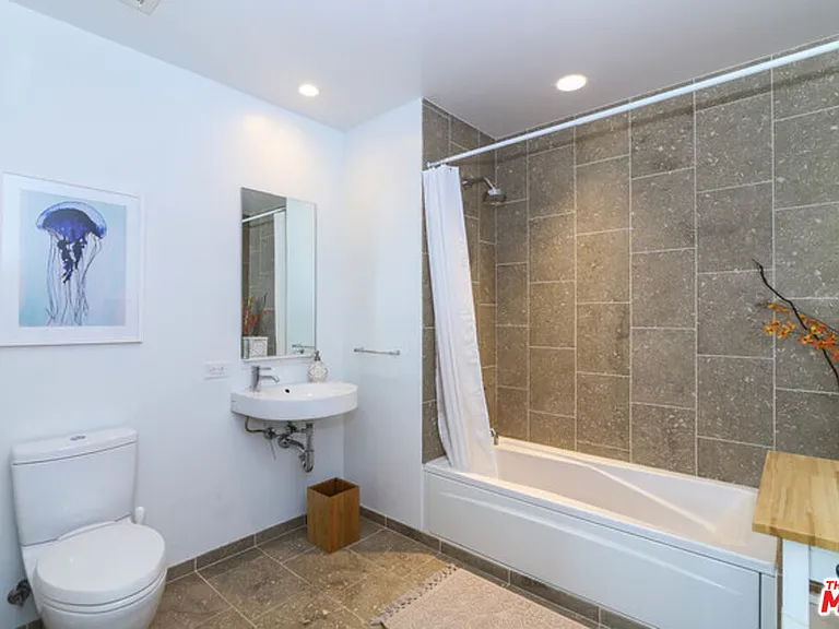 6250 Hollywood Blvd #10N — Photo 26